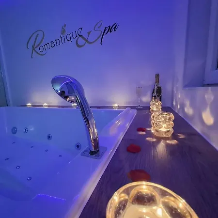 Romantic Getaway With Jacuzzi And Sauna *