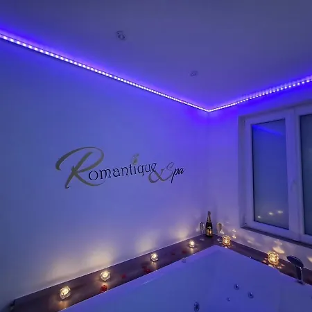 Apartment Romantic Getaway With Jacuzzi And Sauna